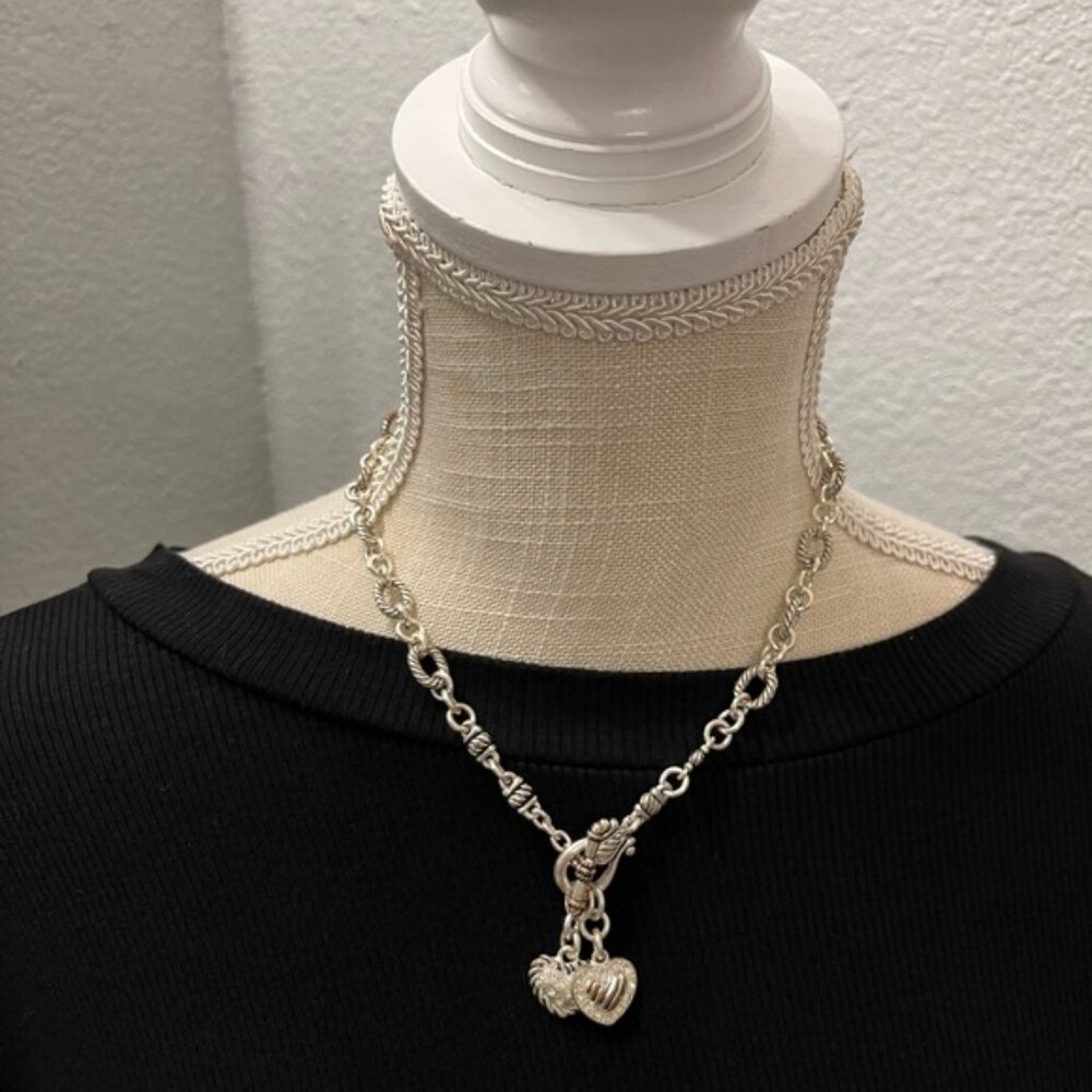 Elegant Silver Heart Pendant Necklace - Picture 5 of 7